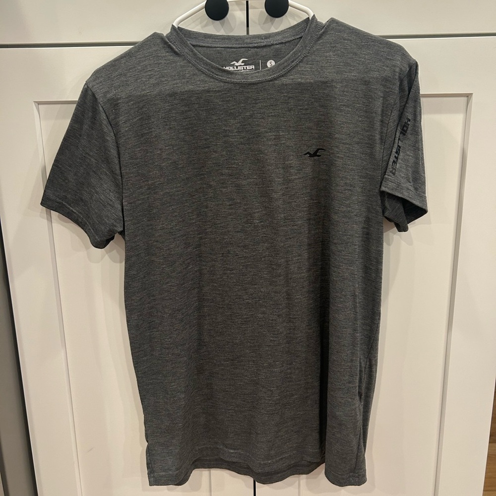 Hollister lot of 2 men’s sport knit t-shirts - Picture 6 of 8